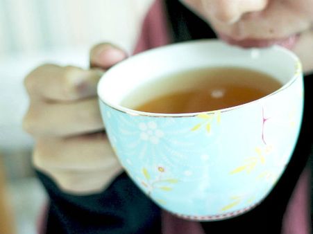 ১৮ বছর ধরে শুধু চা খেয়ে বেঁচে রয়েছেন এই মহিলা!