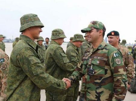 ভারতকে চটাতে চাই না: পাকিস্তানের সঙ্গে যৌথ মহড়ার প্রাক্কালে বুঝিয়ে দিল রাশিয়া