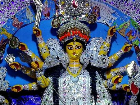 আন্দুল রাজবাড়ি: ১০ হাজার টাকার সন্দেশ, ১০৮টি পদ্ম ও এক হাজার টাকা প্রণামী নিয়ে এসেছিলেন লর্ড ক্লাইভ