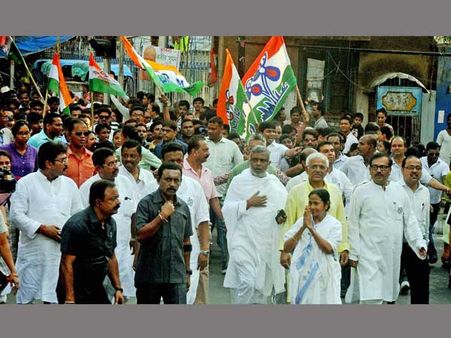 অধীর-গড়ে ‘হাত’ছাড়া জেলা পরিষদ, মঙ্গলবারই মুর্শিদাবাদে যাচ্ছেন মুখ্যমন্ত্রী