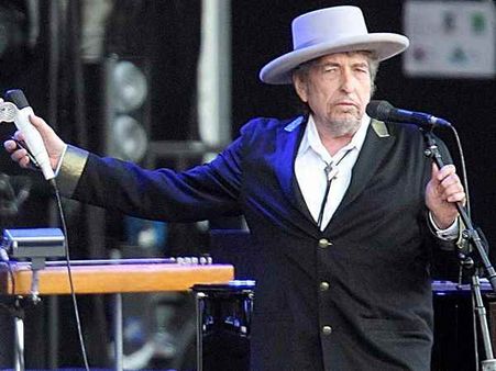 এক বাঙালি গায়ক বন্ধুর আমন্ত্রণে ১৯৯০ সালে কলকাতায় আসেন বব ডিলন!