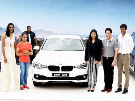 দীপার বিএমডব্লিউ যাতে চলতে পারে সেজন্য তড়িঘড়ি মেরামত হচ্ছে আগরতলার রাস্তা!