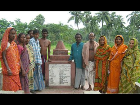 আলোর উৎসবেও এ গ্রাম অন্ধকার, বাজির শব্দে আজও কেঁপে ওঠে হাটুরিয়াবাসী