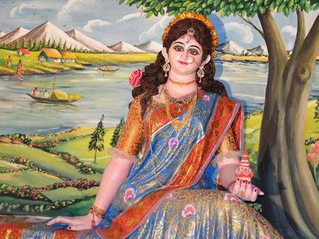লক্ষ্মীপুজোর থিমের লড়াইয়ে খালনাকে জোর টক্কর বাগনানের জোকার