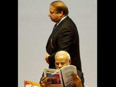 ভারতের দাপট কমাতে নয়া ফন্দি পাকিস্তানের! এশিয়ায় নয়া অর্থনৈতিক মঞ্চ গড়ার ভাবনা