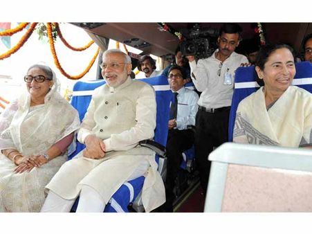 মমতা ফের তিস্তা চুক্তির বিরোধিতায় নামলেন; নির্বাচন জেতার বছরে উনি এ কাজ করে থাকেন, লক্ষ্য করেছেন কি?