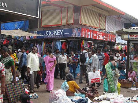 বাজারে বিশৃঙ্খলা অব্যাহত, নিত্য প্রয়োজনীয় জিনিস কিনতে বিপাকে সাধারণ ক্রেতারা