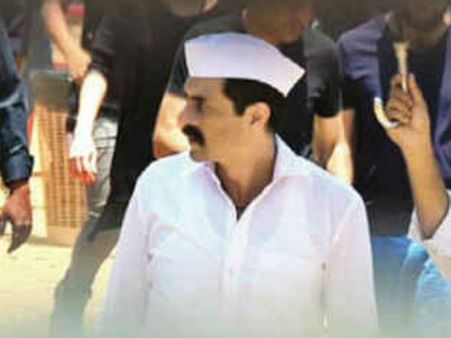 কে এই বলিউড তারকা? চিনতে পারছেন?