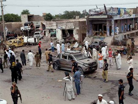 পাকিস্তানের বালুচিস্তানে সুফি দরগায় বিস্ফোরণে হত ৫২, দায় স্বীকার আইএসআইএসের