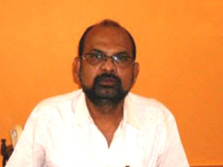 চেয়ারম্যান পদ থেকে অপসারিত কৃষ্ণেন্দু, তৃণমূলে যোগ নির্দল বিধায়ক নীহাররঞ্জনের