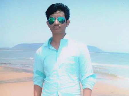 উচ্চমাধ্যমিকের টেস্টে বসা হল না, মেধাবী স্বর্ণেন্দু নিজেকে মানুষের সেবায় নিয়োজিত করতে চেয়েছিলেন