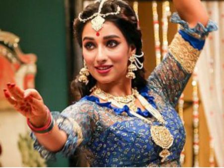 ব্যোমকেশ পর্ব মুভি রিভিউ : 'সত্যাণ্বেষী' আবির আরও স্মার্ট আরও ঝকঝকে, প্রেমে না পড়ে থাকা যায় না