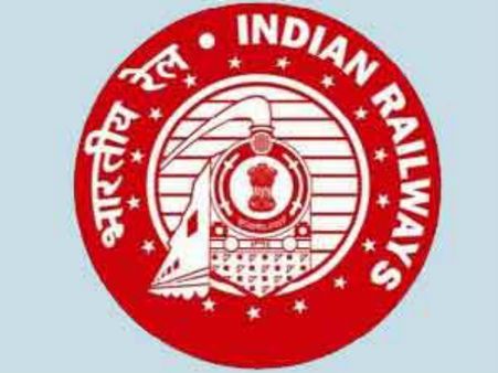 সাবধান! আগামী বছরেই দ্বিগুণ বাড়তে পারে রেলের ভাড়া