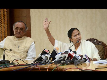 'জিএসটি কাউন্সিলের বৈঠক না ডাকা যুক্তরাষ্ট্রীয় পরিকাঠামোয় আঘাত', নির্মলাকে চিঠি অমিতের