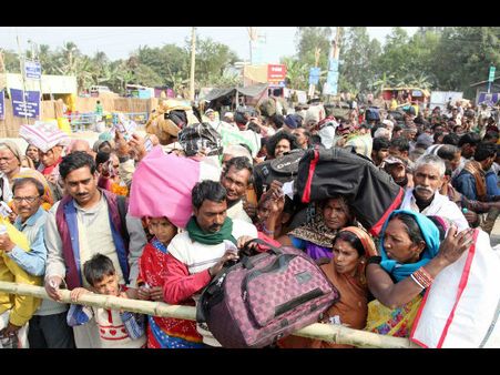 রাত পোহালেই সব জনস্রোত মিলে যাবে সাগরসঙ্গমে মকরসংক্রান্তির পূণ্যস্নানে