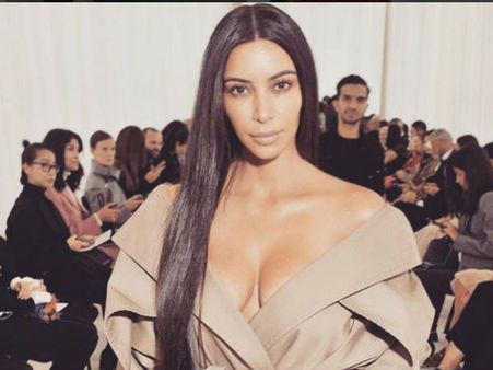 প্যারিসে কিম কার্ডাশিয়ানের হোটেলরুমে গয়না ছিনতাইয়ের ঘটনায় গ্রেফতার ১৬