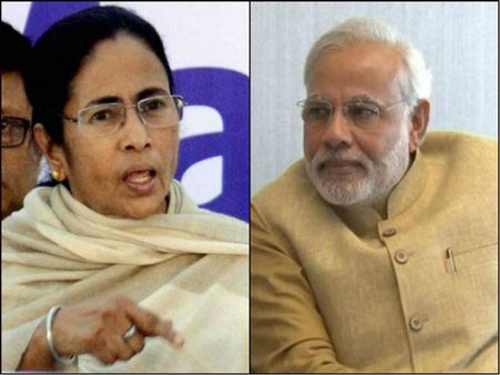 গান্ধীজি জাতির জনক, মোদীবাবু কী? খাদির ক্যালেন্ডারে বিস্ময় পরিবর্তনে প্রশ্ন মমতার