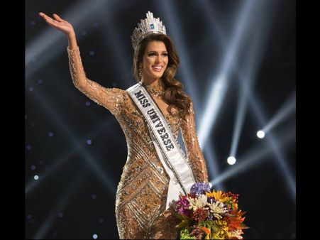 মিস ইউনিভার্স ২০১৭ হলেন ফরাসি সুন্দরী আইরিস