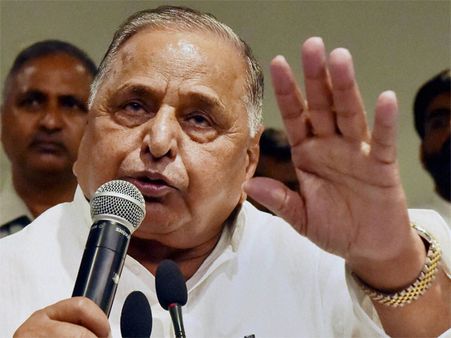 দলের নয়া প্রধান হিসাবে নাম নেওয়া হল অখিলেশের, অস্বস্তিতে মুলায়ম!