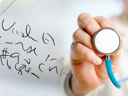 হাতের লেখা ভালো না হলে আর প্রেসক্রিপশন লিখবেন না চিকিৎসকেরা!