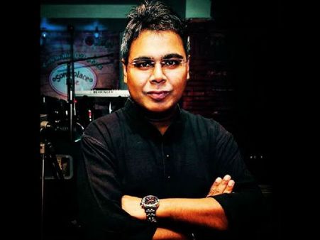 (ছবি) ইনিই শুধু পারেন এত রূপ ধরতে, সত্যিই অসম সালা!