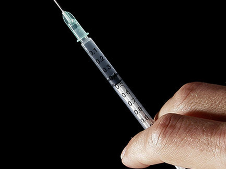 ফাঁকা সিরিঞ্জ দিয়ে বুকে এয়ার বাবল ঢুকিয়ে অভিনব কায়দায় খুন খড়দহের জ্যোতিষি