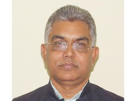 ফাঁসানো হচ্ছে, বিতর্কিত মনোজ কুমারের পাশে দাঁড়ালেন বিজেপি রাজ্য সভাপতি