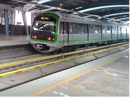 বিদ্যুৎ বিভ্রাটে বিকল মেট্রো, পাতাল পথে দমবন্ধকর পরিস্থিতিতে কাটল ১৫ মিনিট