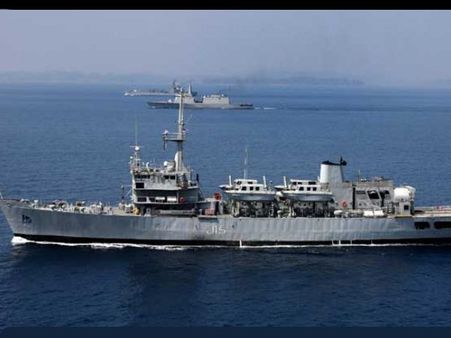 ভারতীয় 'সার্ভে শিপে' উর্ধ্বতনকে মারধর নৌসেনার ৪ নাবিকের