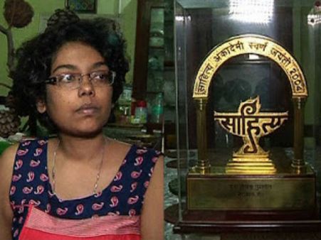 ধর্মীয় মৌলবাদের বিরুদ্ধে কবিতা লিখে গণধর্ষণের হুমকি পেলেন কবি মন্দাক্রান্ত সেন