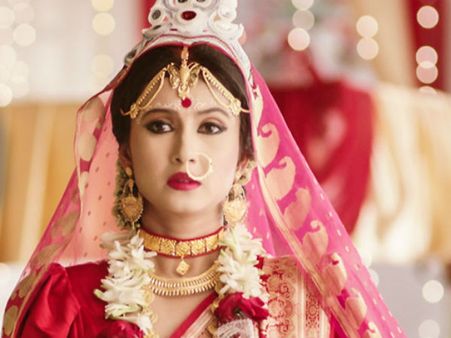 বাংলায় একাধিক ধারাবাহিকে নিম্নরুচির গল্প নিয়ে অভিযোগ মহিলা কমিশনে