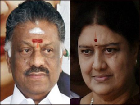 AIADMK নিয়ে শশীকলা vs পন্নিরসেলবম লড়াই, দুই শিবির পেল ভিন্ন নাম ও প্রতীক
