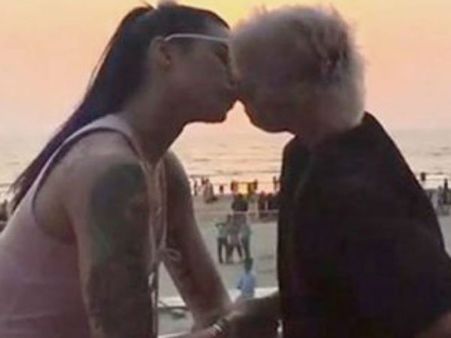 বানী জাজ ও স্বপ্না ভাবানীর 'লিপলক' ভাইরাল সোস্যাল মিডিয়ায়