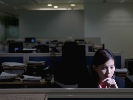 মহিলাদের জন্য নাইট শিফ্ট নয়, ওদের প্রয়োজন বাড়িতে, মন্তব্য় কর্ণাটক বিধায়কদের