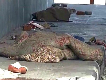 পরীক্ষা শেষের উচ্ছ্বাস, দিল্লির কাশ্মীরি গেটে গাড়ির চাকায় ফুটপাতবাসীকে পিষে মারল পড়ুয়া