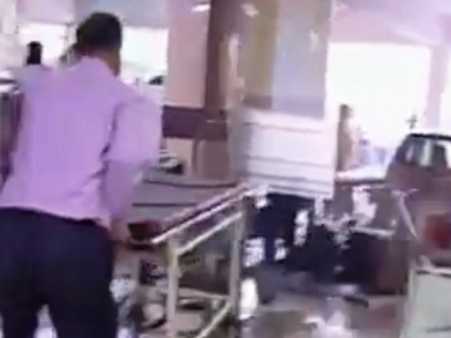 একই নার্সিংহোমে দুই রোগীর মৃত্যু, মৃতদেহ রাস্তায় রেখে যথেচ্ছ ভাঙচুর