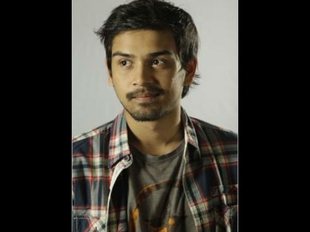 সৌমিত্র চট্টোপাধ্যায়ের নাতি রণদীপ বসুর সঙ্কট কাটেনি, এখনও ৩৬ ঘণ্টা পর্যবেক্ষণে