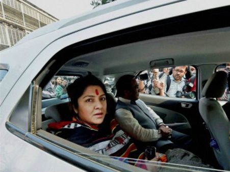 দিনহাটায় লকেট আবির্ভাব, রণক্ষেত্র দিনহাটা, সংঘর্ষে বিজেপি-তৃণমূল