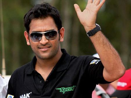 ধোনির সংসারে কী আগুন লাগাতে চান সানি লিওনি! চমকে উঠছেন, আরও শুনুন চোখ কপালে উঠে যাবে