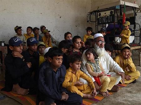 ১০০ সন্তানের পিতা হতে চান পাকিস্তানের এরা, জানুন এদের পরিচয়