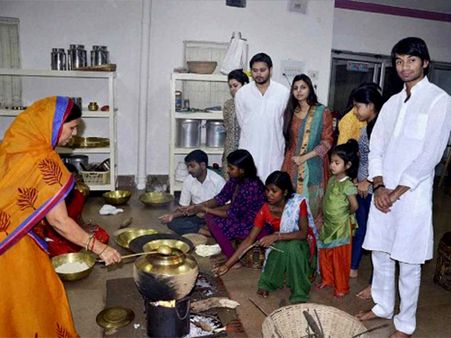 দুই ছেলের জন্য কেমন বউমা পছন্দ, মনের কথাটা জানিয়েই দিলেন লালু জায়া রাবড়ি