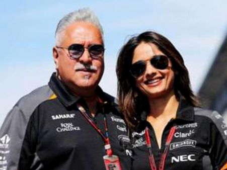 দেউলিয়া হয়েও শখ মেটেনি বিজয় মালিয়ার,তরুণী স্ত্রীকে নিয়ে কাটাচ্ছেন দিন, কে তিনি জানতে চান