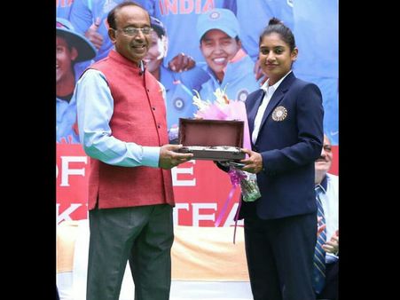 মিতালি ঝুলনদের কীর্তি কী এবার স্থান পেতে চলেছে মোদীর মহিলা উন্নয়ন প্রকল্পে,জল্পনা উস্কে দিল কেন্দ্র