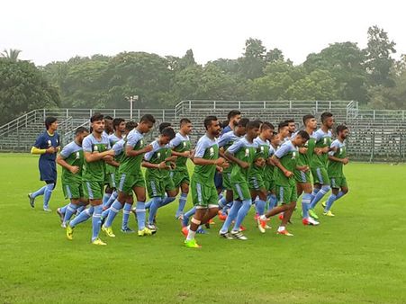 এক ঝাঁক নতুন মুখ, আশা-নিরাশার দোলাচলে অনুশীলন শুরু মোহনবাগানের