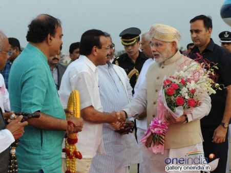 সরকারি অনুষ্ঠানে মোদীকে অভ্যর্থনা জানানোর নতুন নিয়ম বাতলে দিল কেন্দ্র