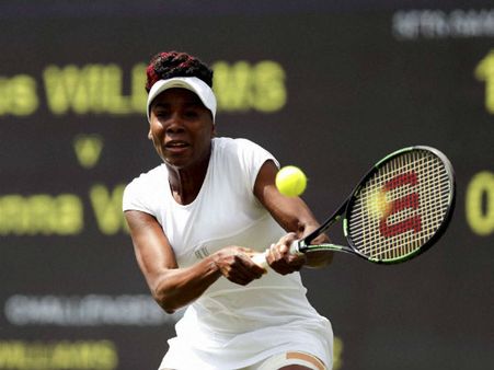 উইম্বলডনের ঘাসের কোর্টে আজ পাওয়ার টেনিসে প্রবীণ বনাম নবীনের লড়াই