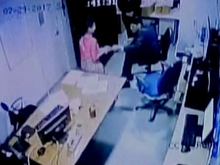 দিল্লির পাঁচ তারা হোটেলে মহিলাকর্মীর শ্লীলতাহানি, অভিযোগ জানানোয় চাকরি গেল প্রতিবাদীর