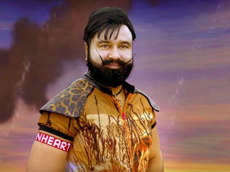 'ধর্মগুরু' থেকে সিনেমার 'নায়ক' ,রাম রহিম পেছনে ফেলেছেন রনবীর-অক্ষয়কেও