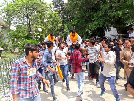 জেএনইউ-র পর দিল্লি বিশ্ববিদ্যালয়েও ধাক্কা এবিভিপি-র, হাতছাড়া হল ছাত্র সংসদের দুই গুরুত্বপূর্ণ পদ