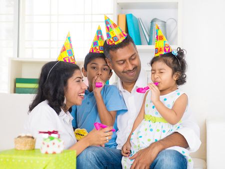 দুটির বেশি সন্তান থাকলে খোয়াতে হতে পারে সরকারি চাকরি, এল নয়া আইন